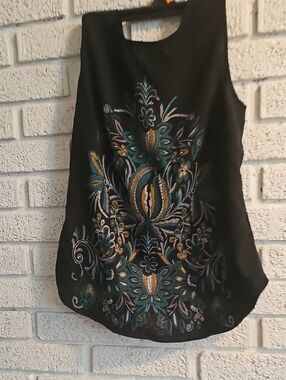 Merona Black Sleeveless Embroidered Floral Cutout Top